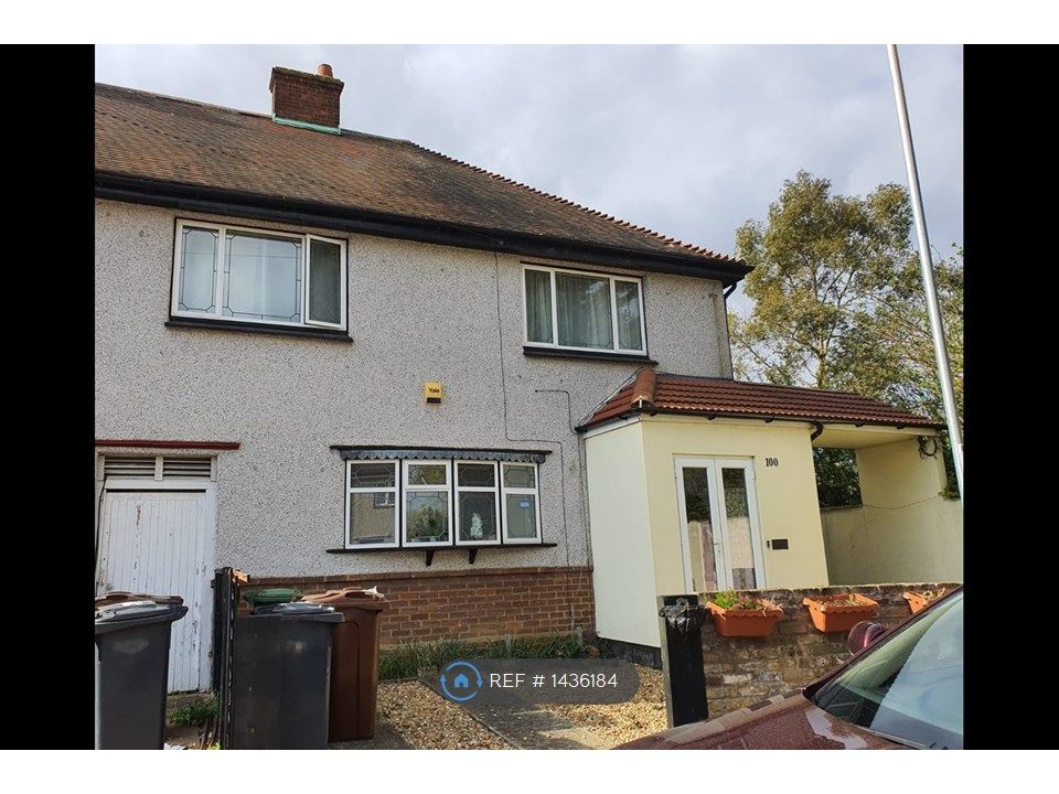 5 bed semidetached house to rent in Bell Farm Avenue, London Dagenham