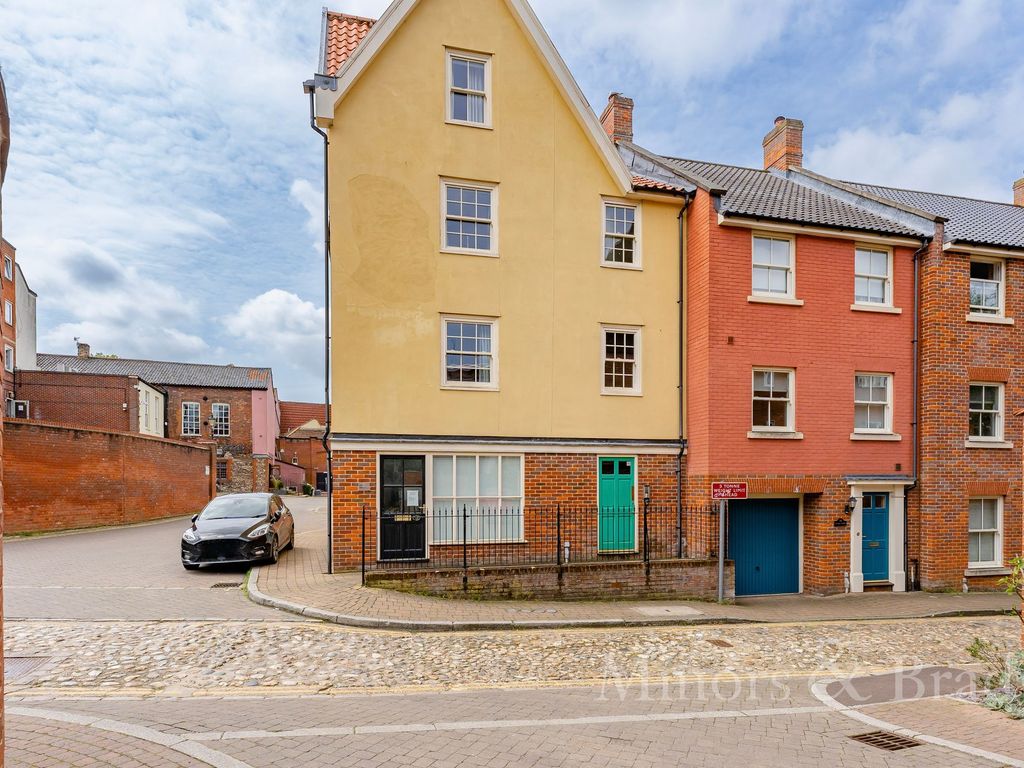 2 bed flat for sale in Pigg Lane, Norwich NR3, £210,000 Zoopla