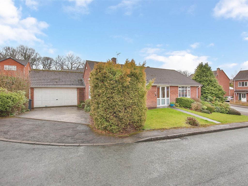 3 bed detached bungalow for sale in Elm Tree Drive, Wingerworth