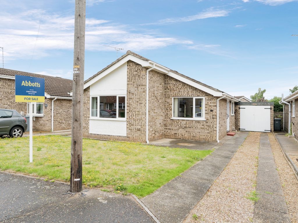 3 bed bungalow for sale in Proctor Road, Norwich, Norfolk NR6, £275,000