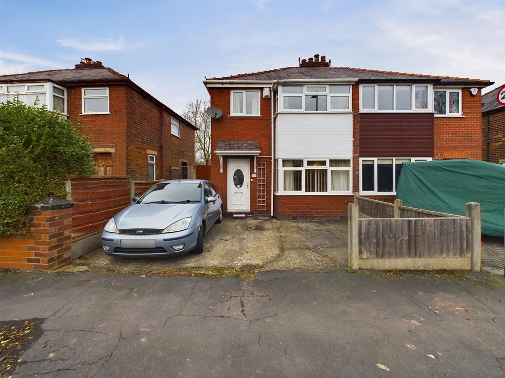 3 bed semidetached house for sale in Hulme Road, Leigh WN7, £145,000