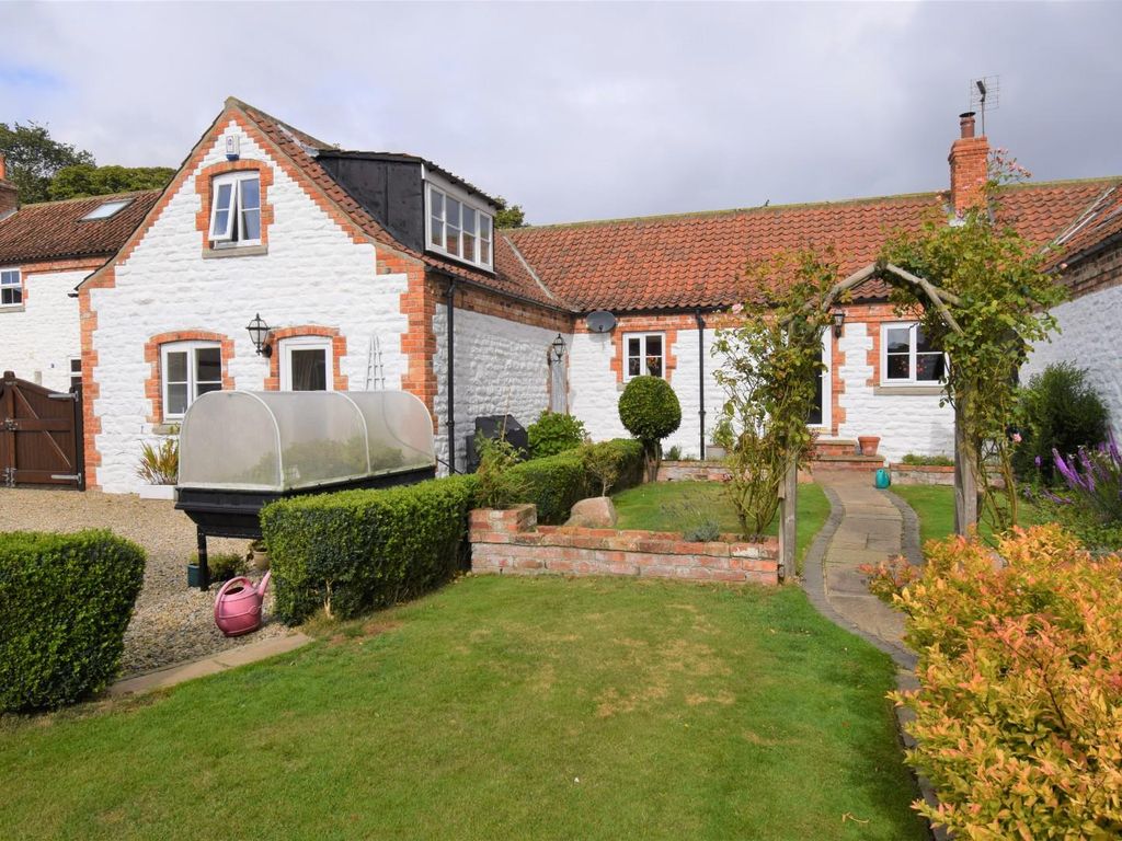 3 bed property for sale in Chalk Farm Lodge Church Street, Flamborough