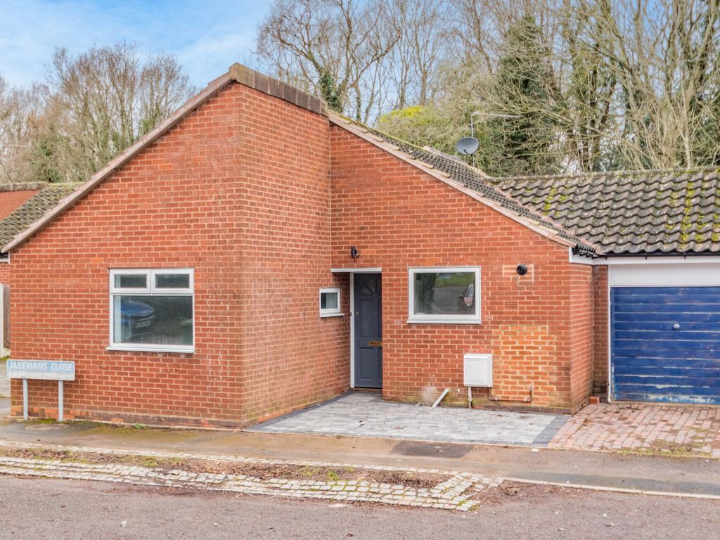 2 bed bungalow for sale in Jakemans Close, Winyates West, Redditch