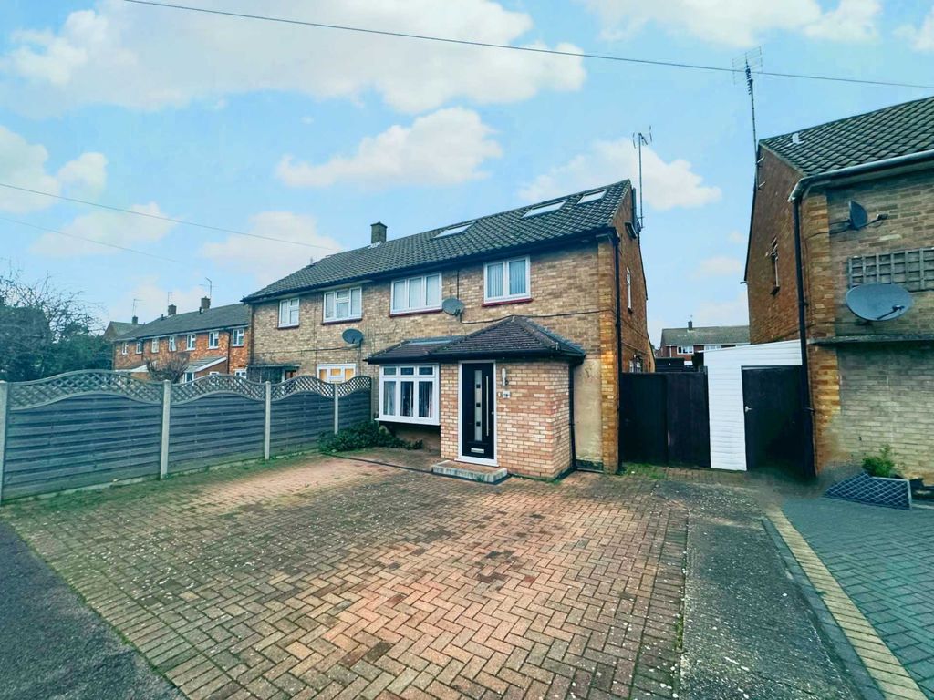 4 bed property for sale in Braintree Close, Luton LU4, £375,000 Zoopla