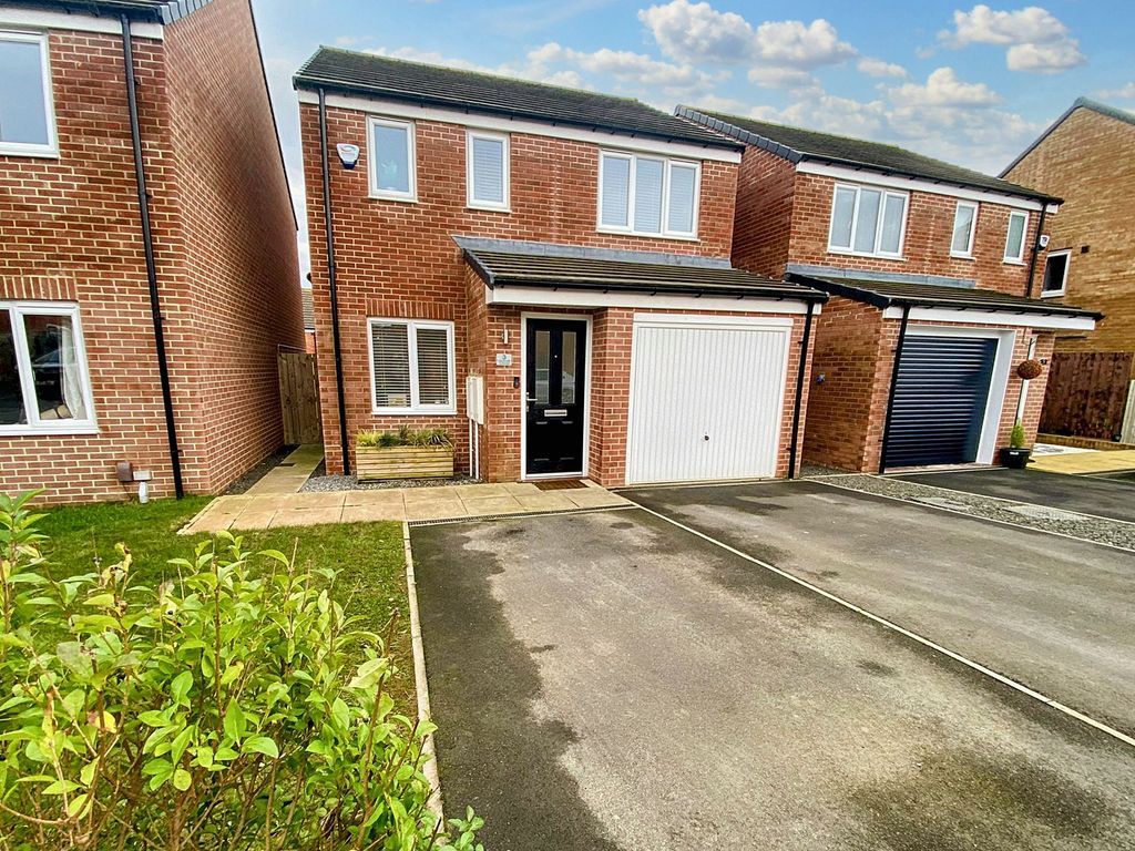 3 bed detached house for sale in Saunton Gardens, Cramlington NE23, £