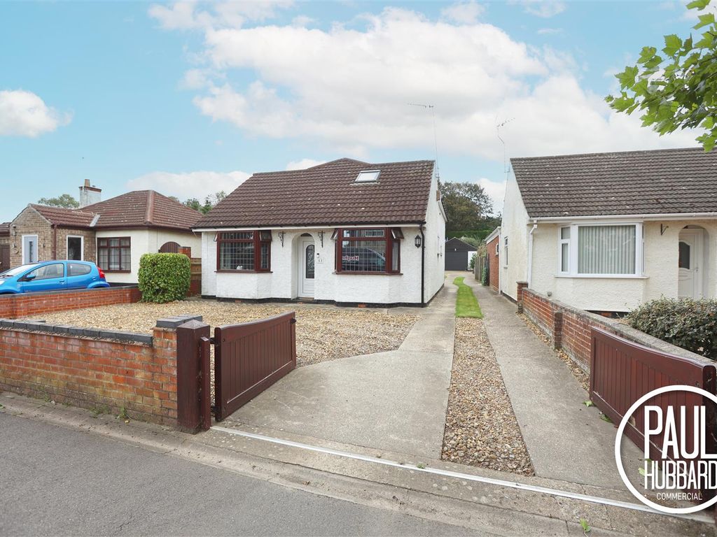 4 bed detached bungalow for sale in Sands Lane, Oulton Broad NR32, £