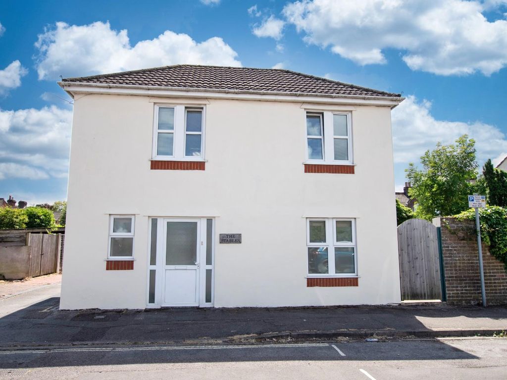 2 bed detached house for sale in Cherbourg Road, Eastleigh SO50, £