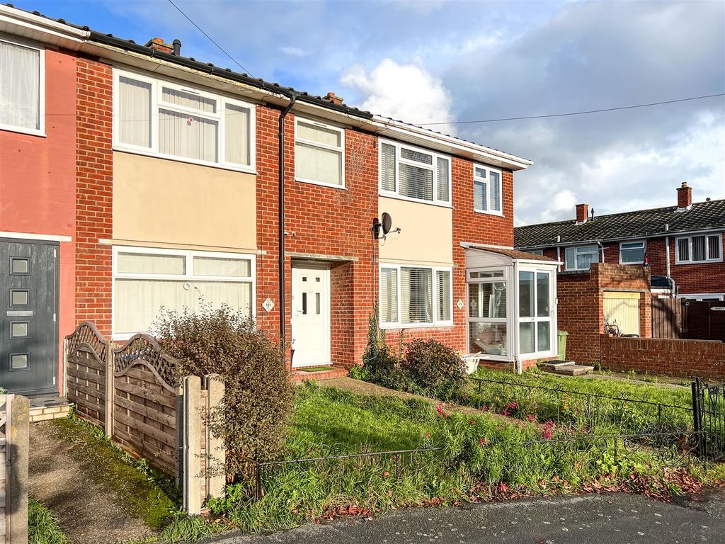 3 bed terraced house for sale in West Street, Portchester, Fareham PO16