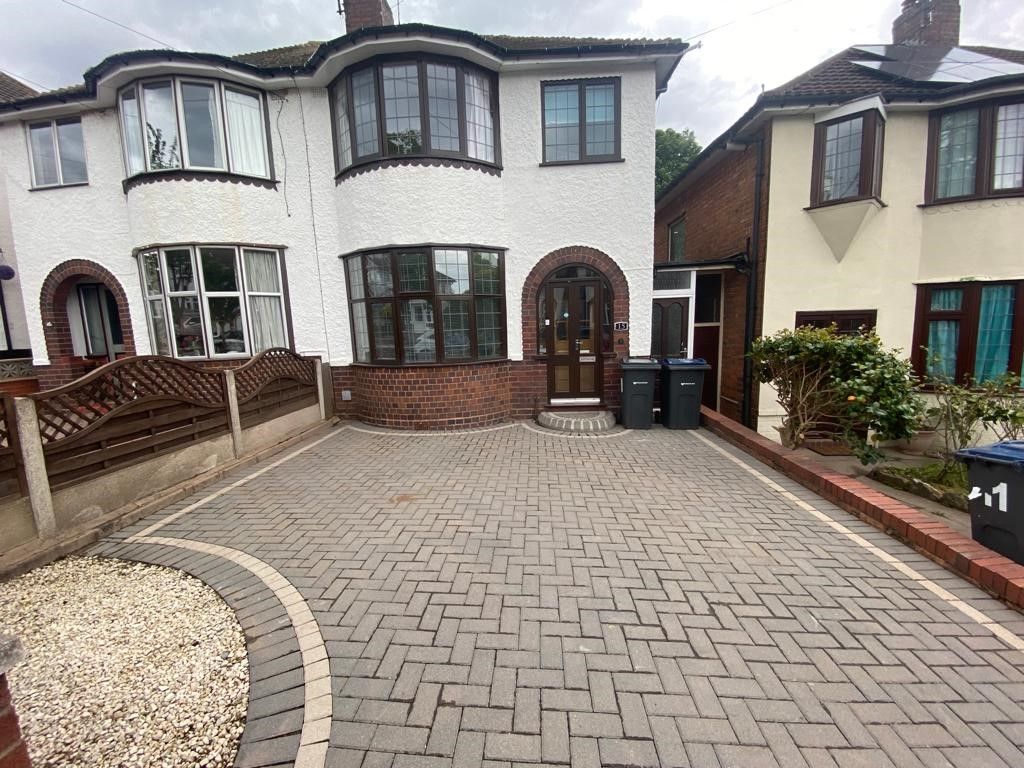 3 bed semidetached house for sale in Charlbury Crescent, Yardley