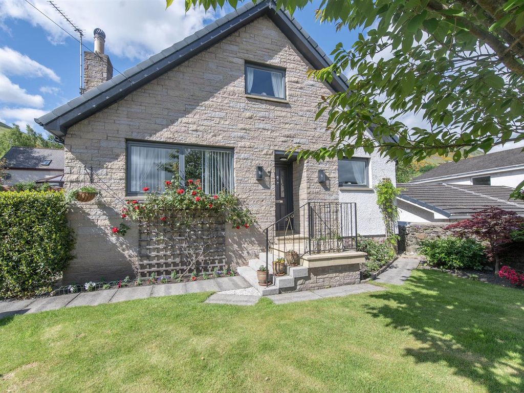 3 bed detached house for sale in Glassford Square, Tillicoultry FK13, £