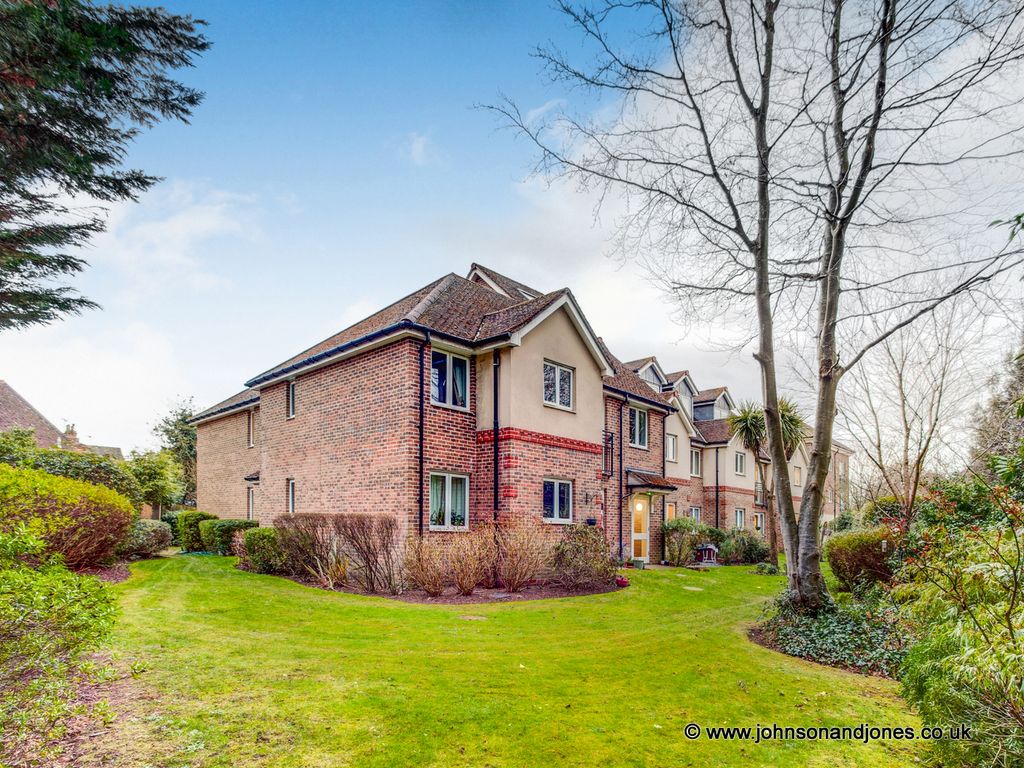 1 bed flat for sale in Matthews Lodge, Addlestone KT15 Zoopla