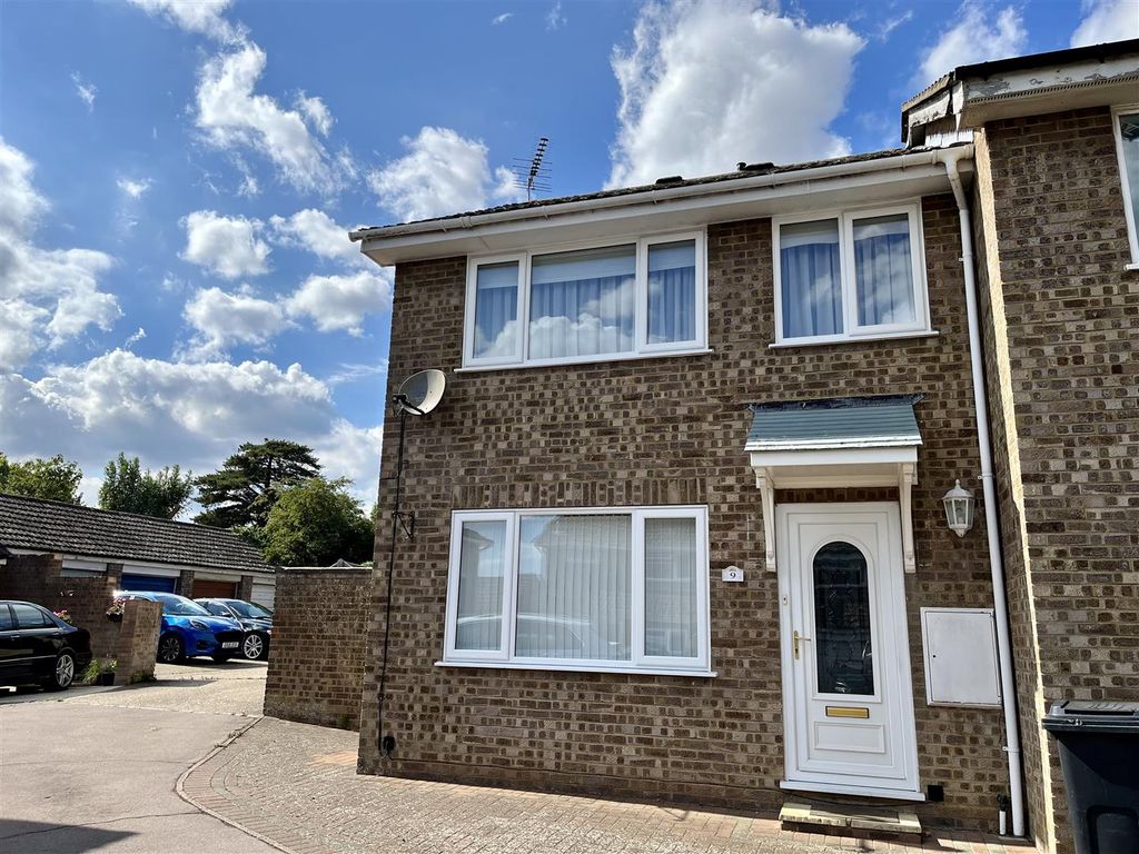 3 bed end terrace house for sale in Ash Close, Godinton, Ashford TN23