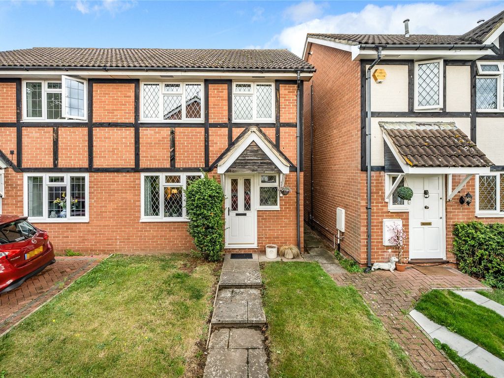 3 bed semidetached house for sale in Staines, Surrey TW18, £450,000