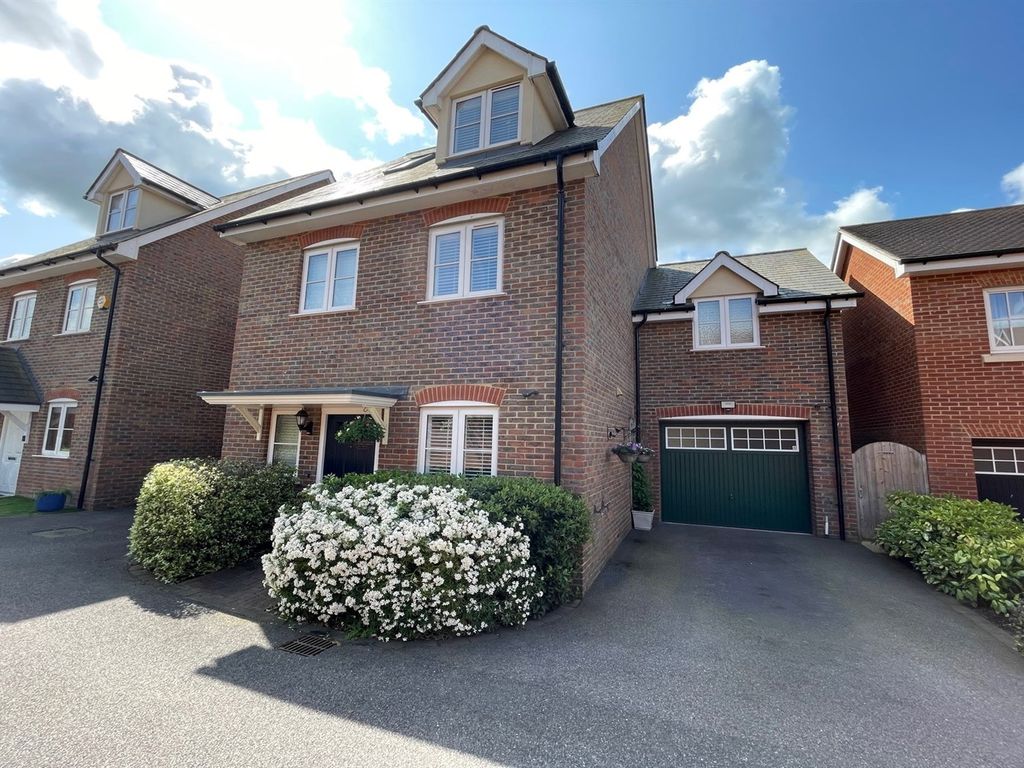 4 bed detached house for sale in 21 Adams Close, Broadbridge Heath