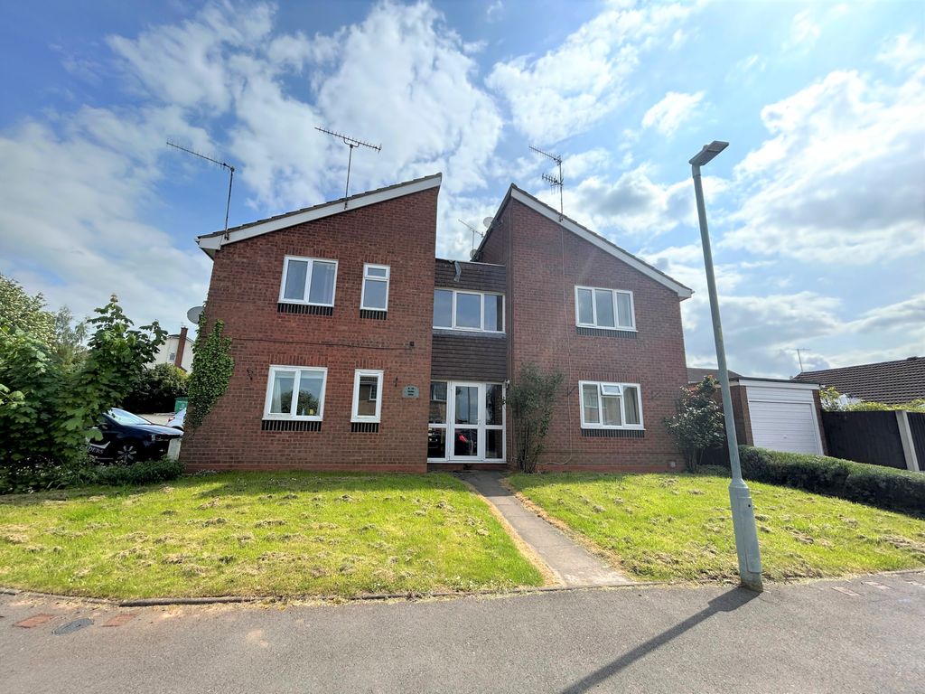 Studio to rent in Henley Drive, Droitwich WR9 Zoopla