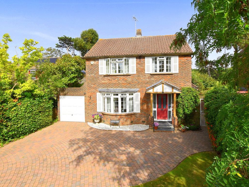 4 bed detached house for sale in Knowle Park, Cobham KT11, £1,350,000