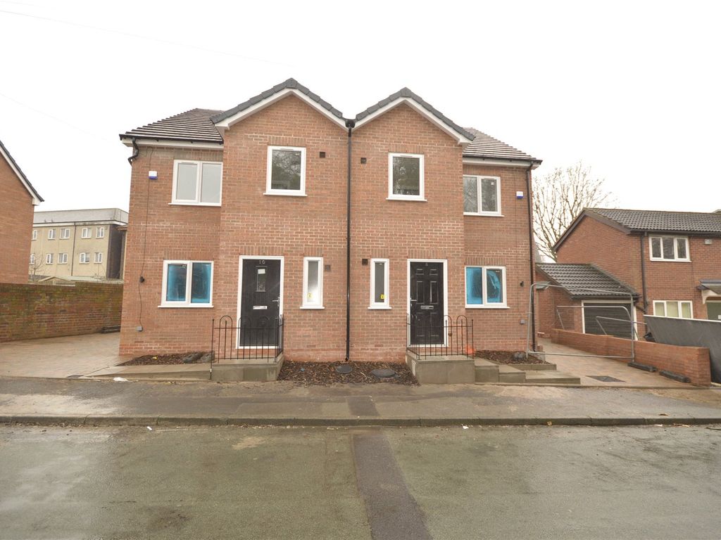 3 bed semidetached house to rent in Sweetbriar Road, Wolverhampton