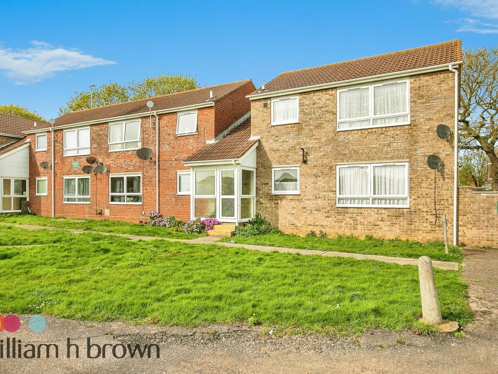 1 bed flat to rent in Epping Close, ClactonOnSea CO15, £800 pcm Zoopla