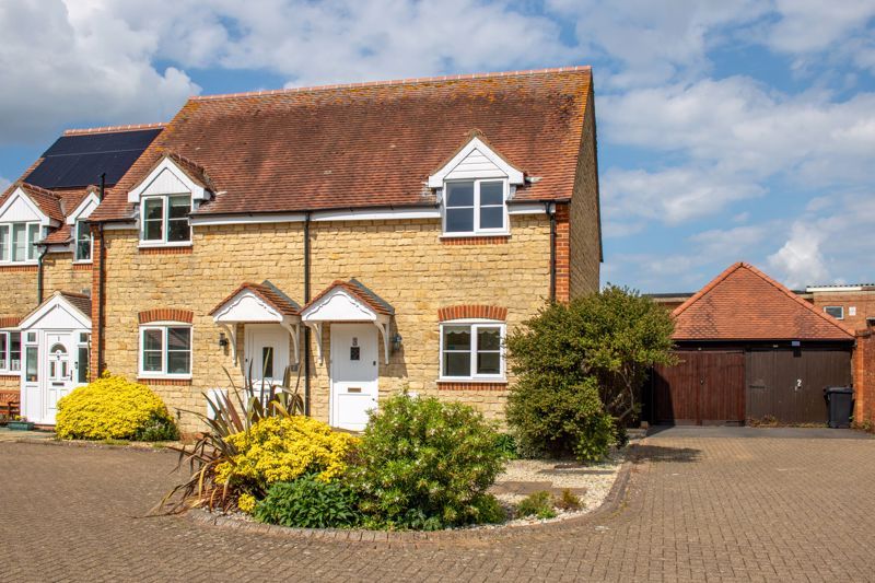 2 bed terraced house to rent in Cowderoy Place, Stanford In The Vale