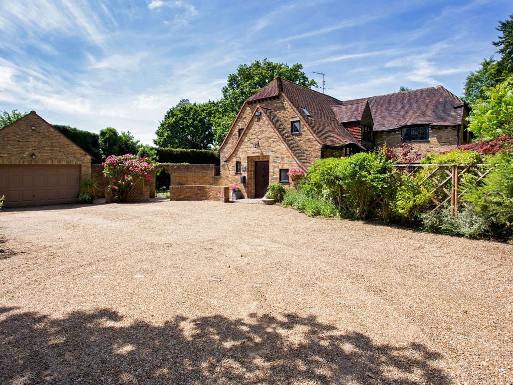 5 bed detached house for sale in Christmas Lane, Farnham Common SL2, £