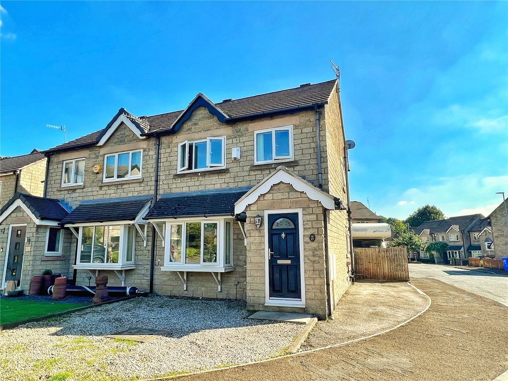 3 bed semidetached house for sale in The Spindles, Mossley OL5, £