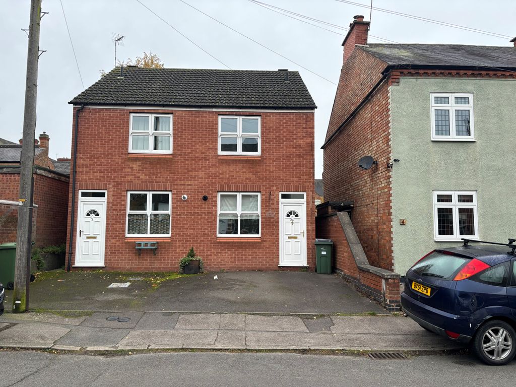 2 bed semidetached house to rent in New Street, Blaby, Leicester LE8