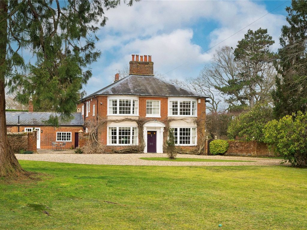 6 bed detached house for sale in Newnham Road, Hook, Hampshire RG27