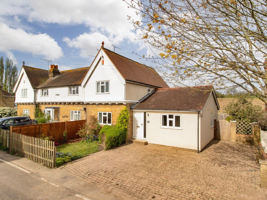 4 bed end terrace house for sale in Park Corner Road, Southfleet