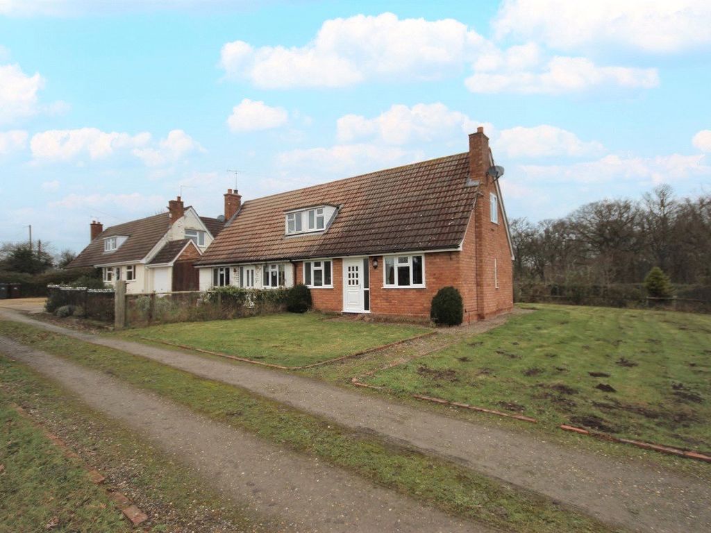 2 bed semidetached house to rent in Council House, Crown East