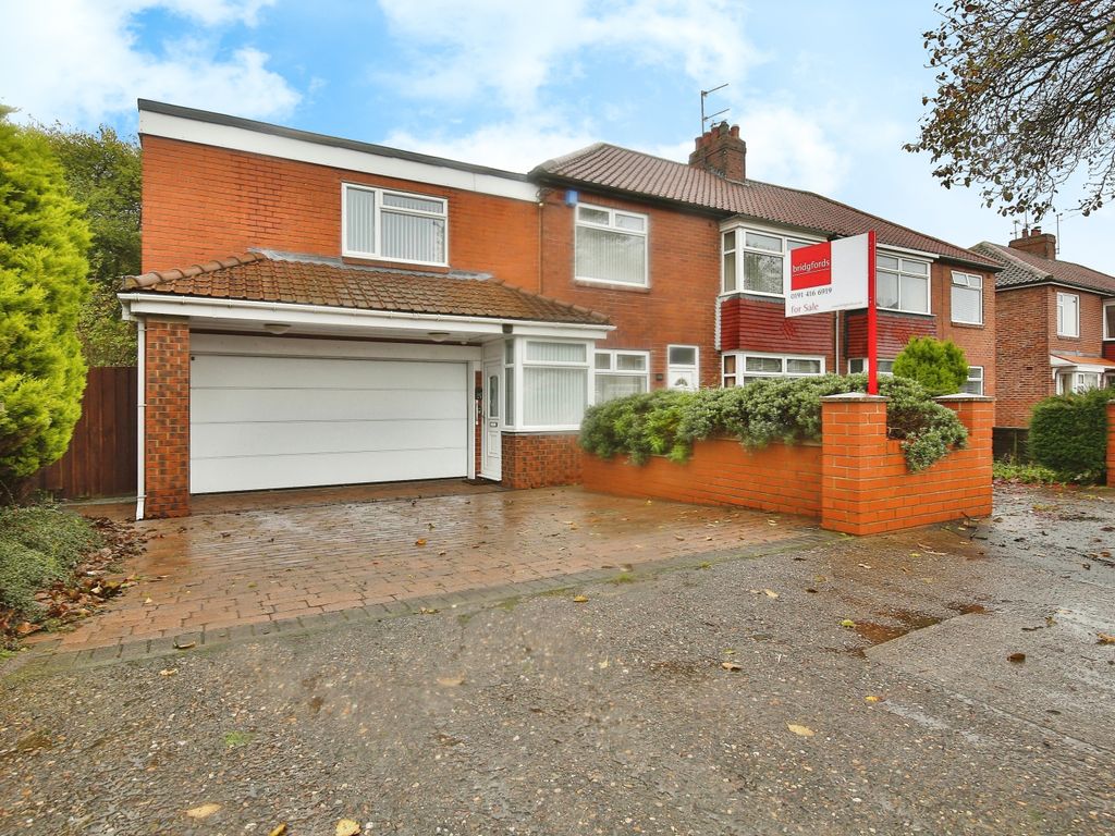 2 bed flat for sale in Black Road, Hebburn, Tyne And Wear NE31, £