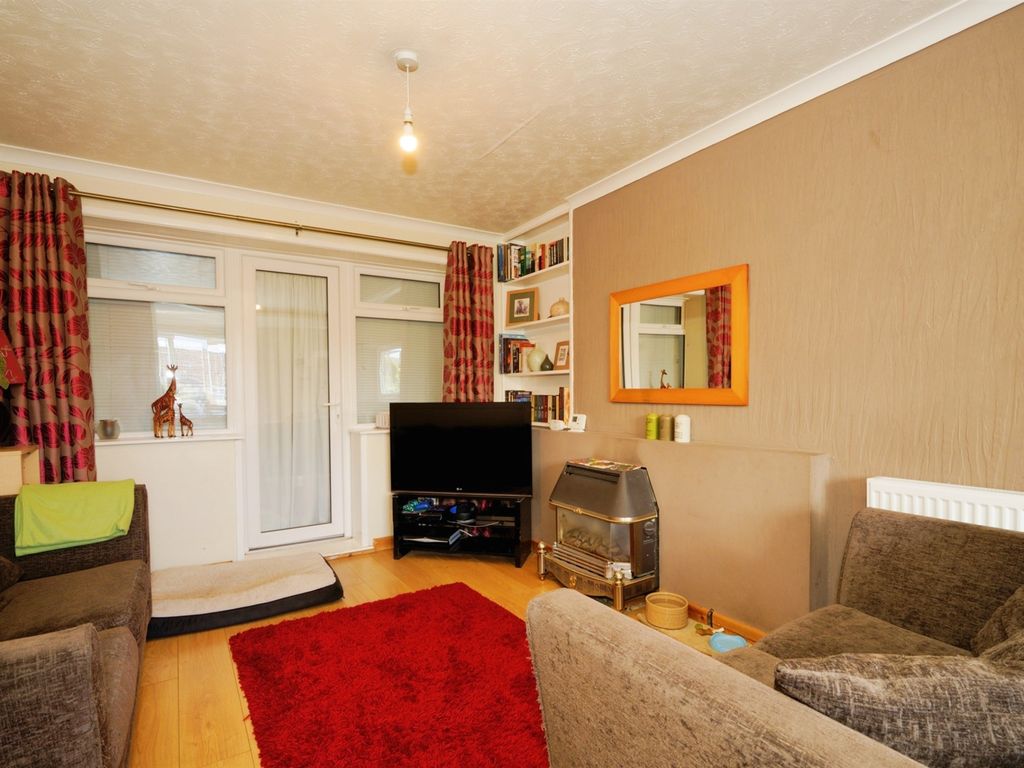 3 bed semidetached house for sale in Reids Piece, Purton, Swindon SN5