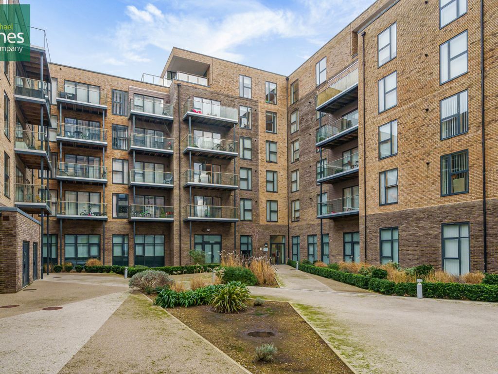 2 bed flat to rent in The Causeway, GoringBySea, Worthing, West