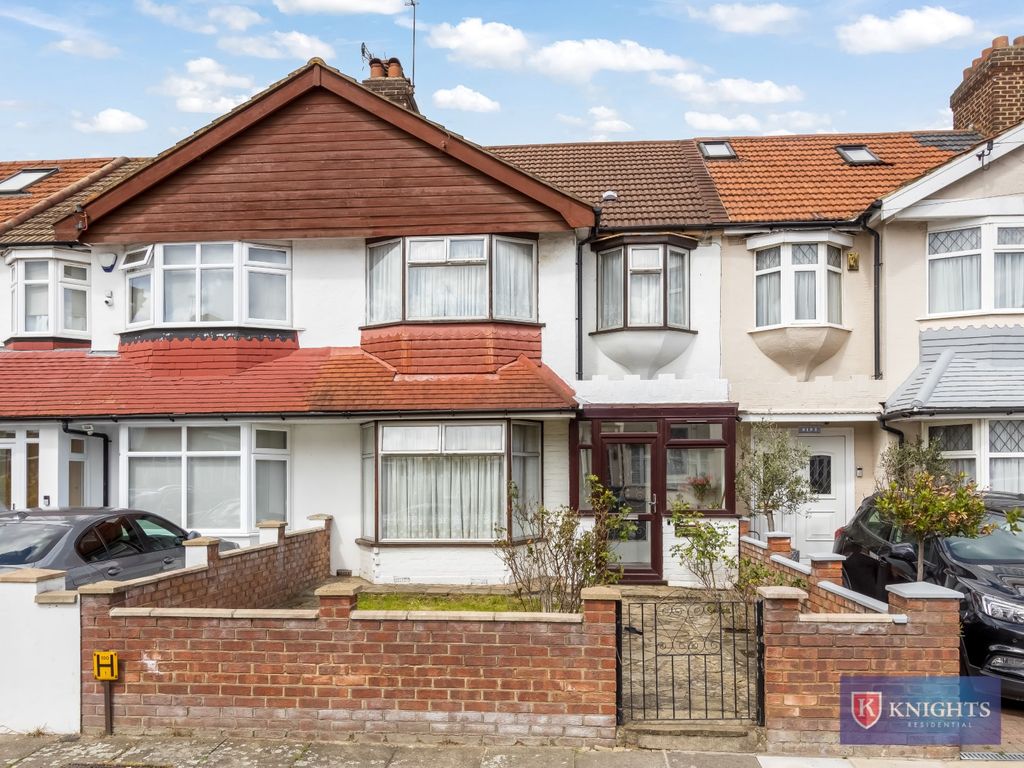 3 bed terraced house for sale in Selhurst Road, London N9 - Zoopla