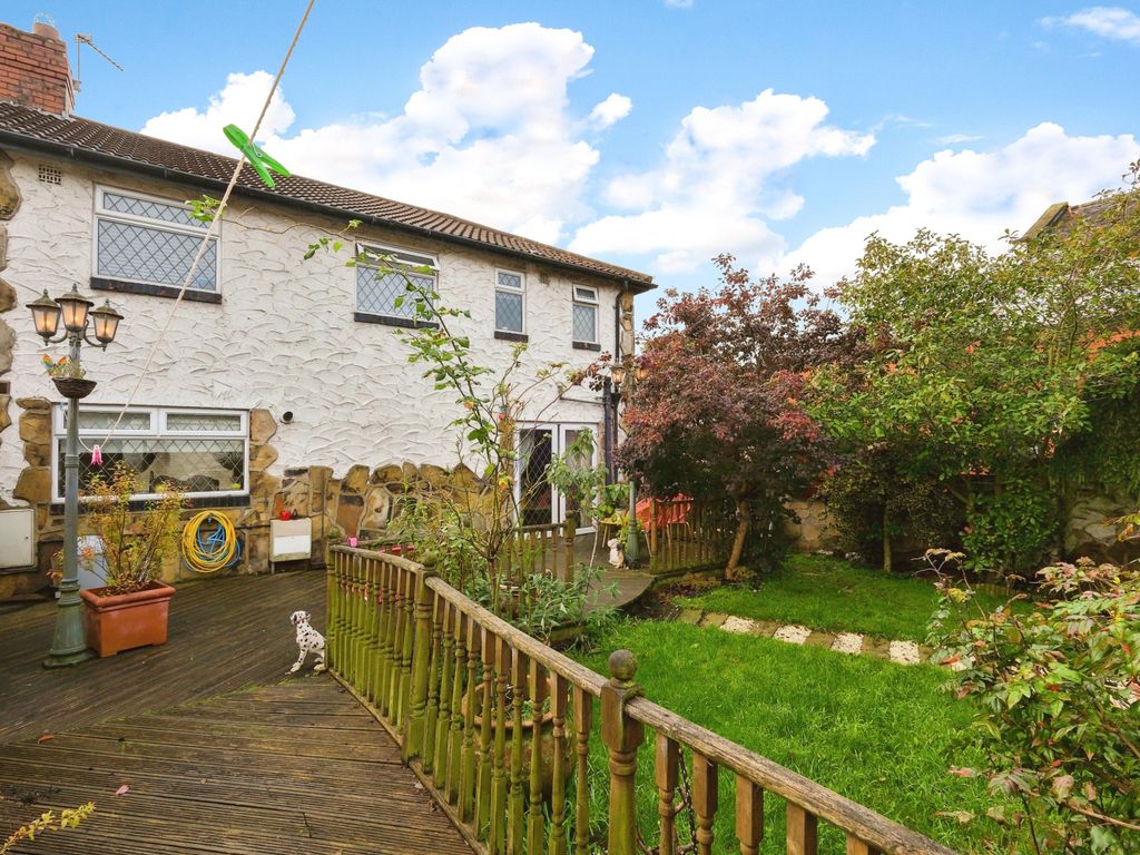 3 bed end terrace house for sale in Middleton Park Mount, Leeds LS10, £