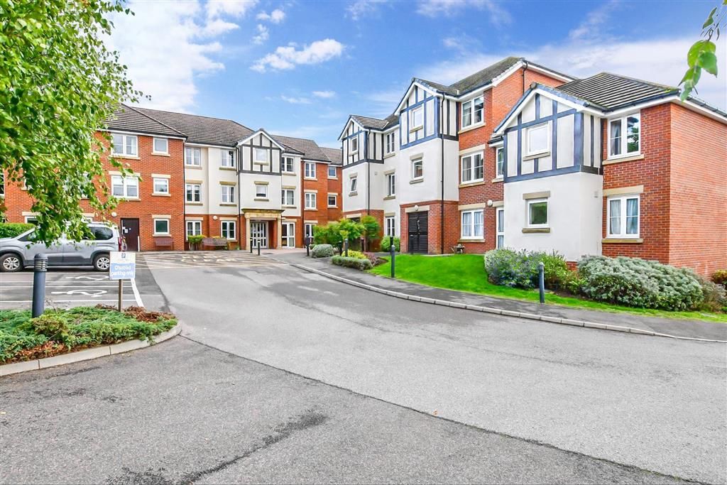 2 bed flat for sale in Hadlow Road, Tonbridge, Kent TN9 Zoopla