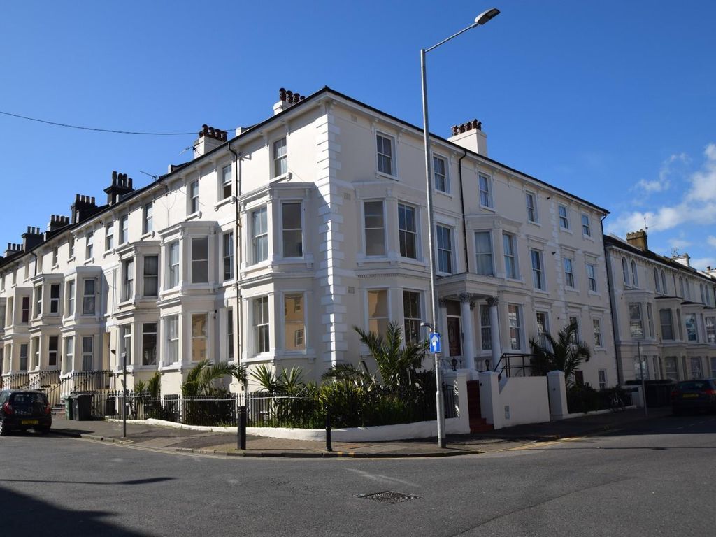1 bed flat for sale in Pevensey Road, Eastbourne BN21, £139,950 Zoopla