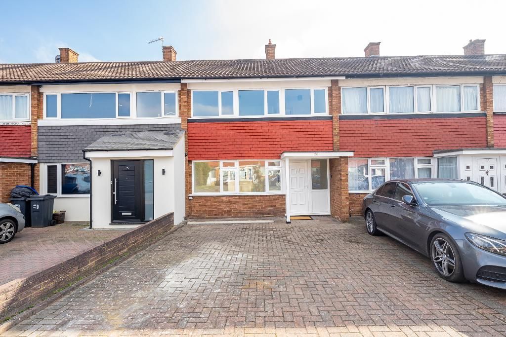 3 bed terraced house to rent in Priestley Road, Mitcham, Surrey CR4