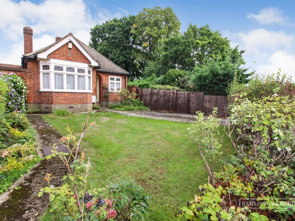 2 bed detached bungalow for sale in Adecroft Way, West Molesey KT8 Zoopla