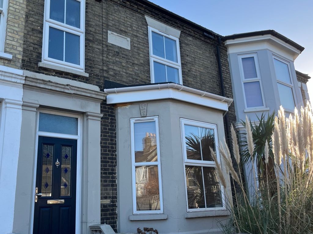 4 bed terraced house to rent in Magdalen Road, Norwich NR3, £1,600 pcm