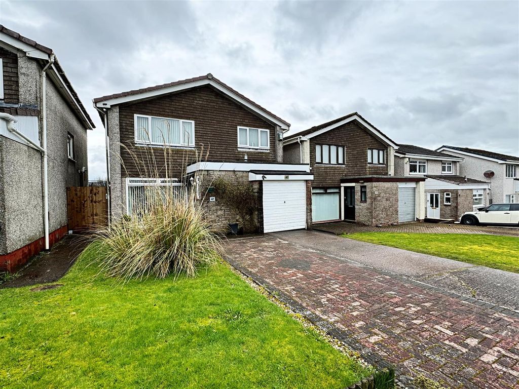 3 bed detached house for sale in Shawton Road, Chapelton, Strathaven