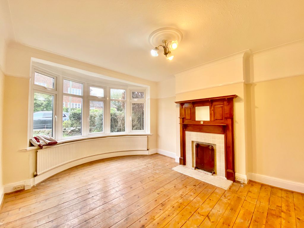4 bed semidetached house to rent in Nether Street, West Finchley