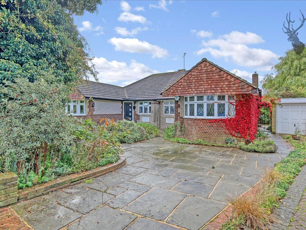 2 bed semidetached bungalow for sale in Baldocks Road, Theydon Bois