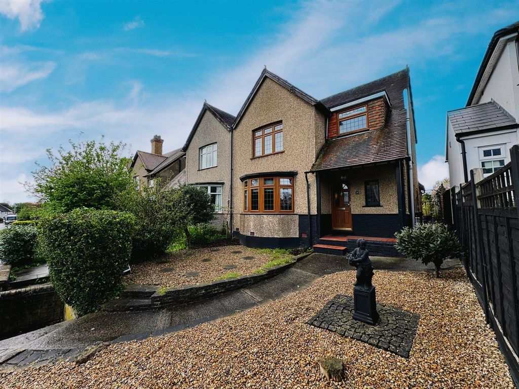 3 bed semidetached house for sale in Patching Hall Lane, Broomfield