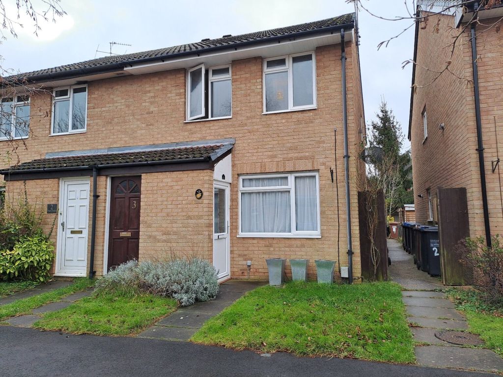 1 bed flat to rent in Poppyfields, Welwyn Garden City, Hertfordshire