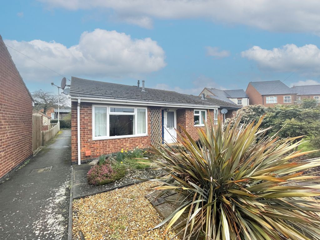 2 bed semidetached bungalow for sale in Deepdale Close, Ibstock LE67