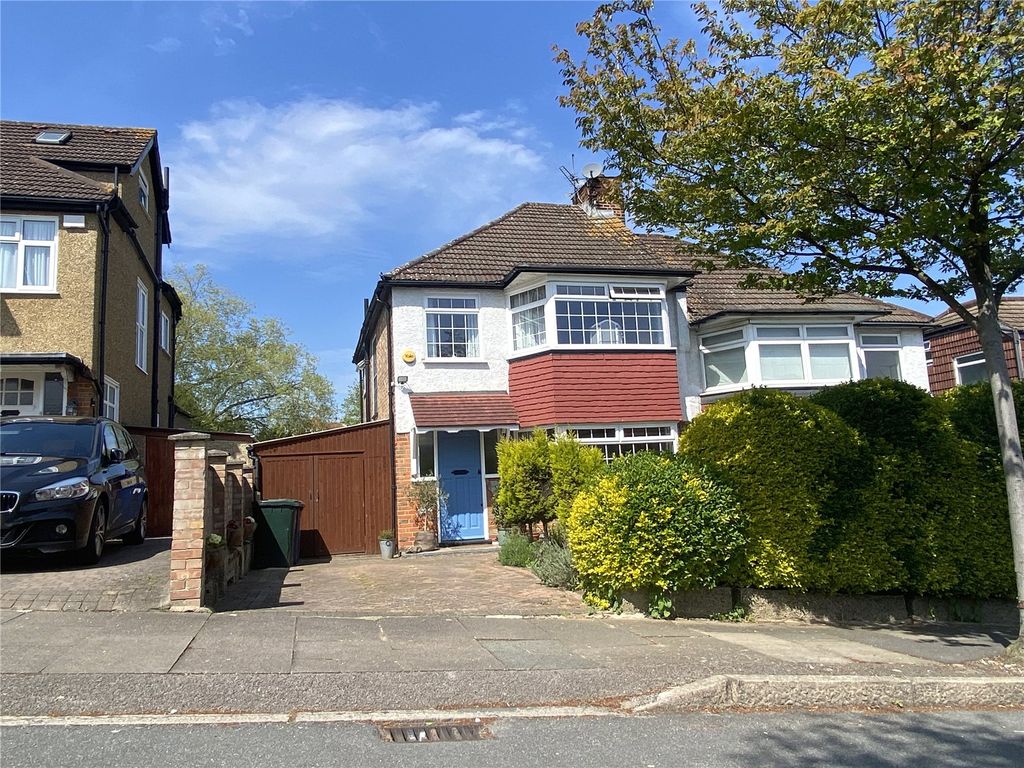 3 bed semidetached house for sale in Monks Avenue, New EN5 Zoopla