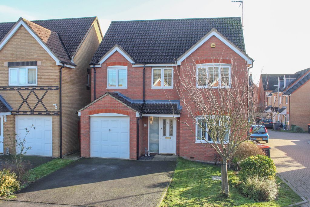 Mannock Way, Leighton Buzzard LU7  