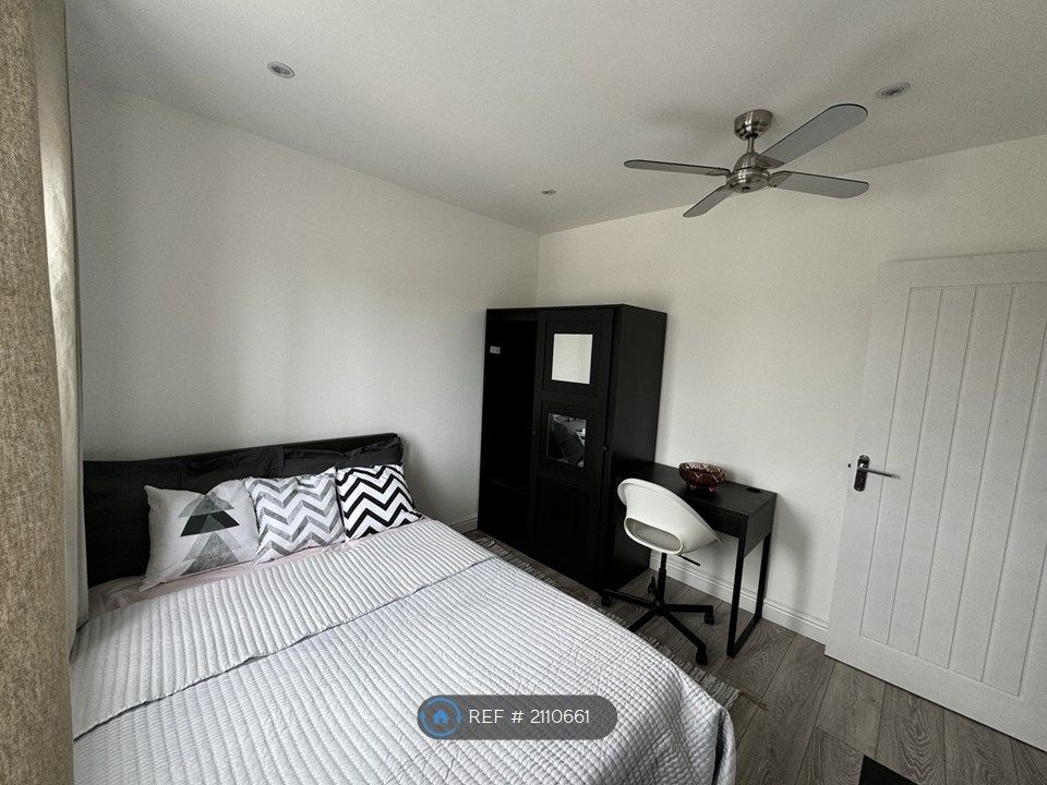 Room to rent in Hartland Drive, Ruislip HA4, £850 pcm Zoopla