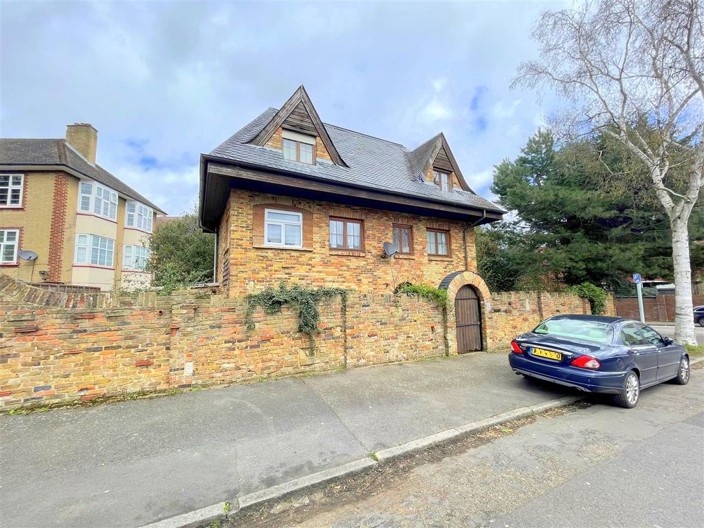 4 bed detached house for sale in Bridges Lane, Beddington, Croydon CR0