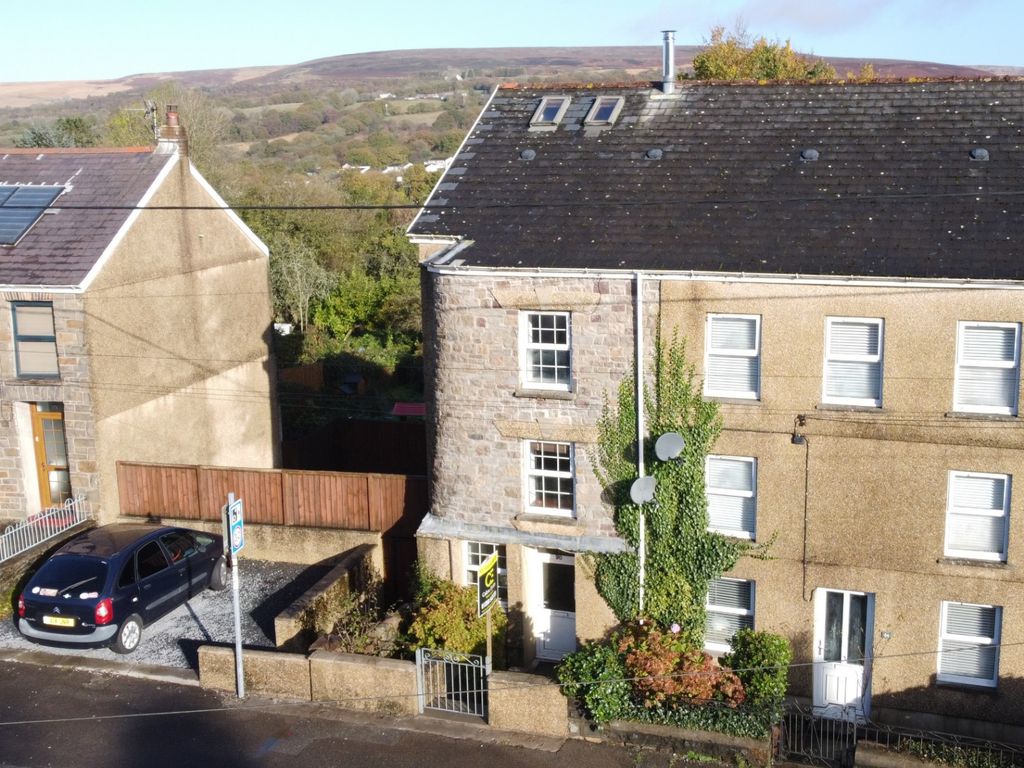 3 bed semidetached house for sale in Cwmamman Road, Garnant, Garnant
